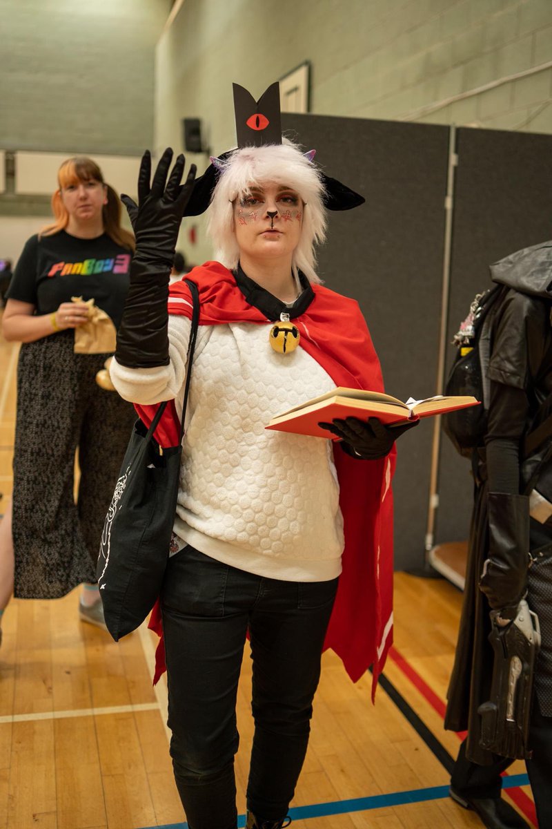 Caboose_Dragon's tweet photo. I never post but dying for @cultofthelamb to see my #cosplay of #CultoftheLamb https://t.co/jcVEuVX5Gg