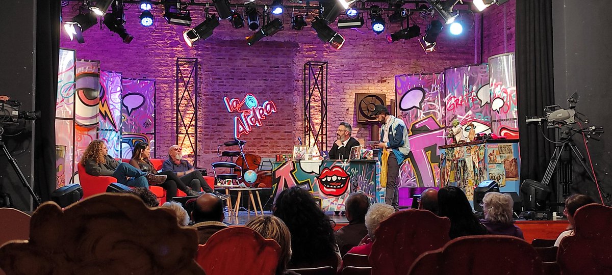 En menos de media hora arranca #LaAldea 
#SpoilerAlert  <a href="/La_Tabare/">La Tabaré</a>
🙊👏👏👏👏