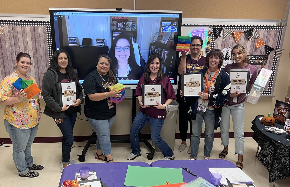 TrinityEliteEdu's tweet photo. Happy FriYAY! 🥰
Who says you can’t celebrate literacy from afar?! 😉🎉
Here’s looking at you TM Primary! ❤️📸🤳
#LookingGoodTMPrimary #PDWithDrGG #TeamLiteracy #VirtualSupport #AllForKids #Literacy #TrinityEliteEdu https://t.co/F5cJpTbYg4