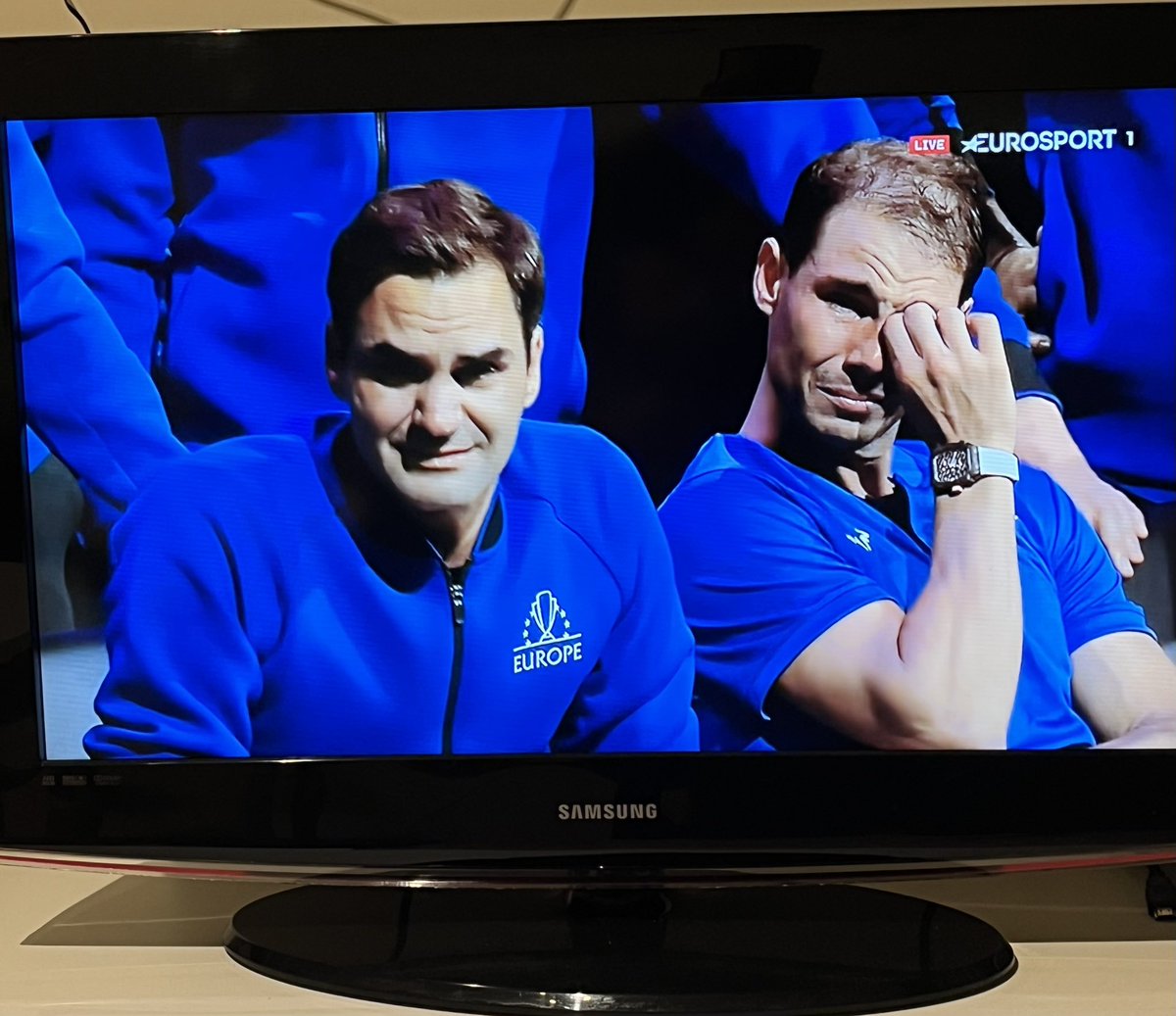 dariomarchetti7's tweet photo. Fine di un’epoca 💔

#Federer https://t.co/axpXXH5lmJ