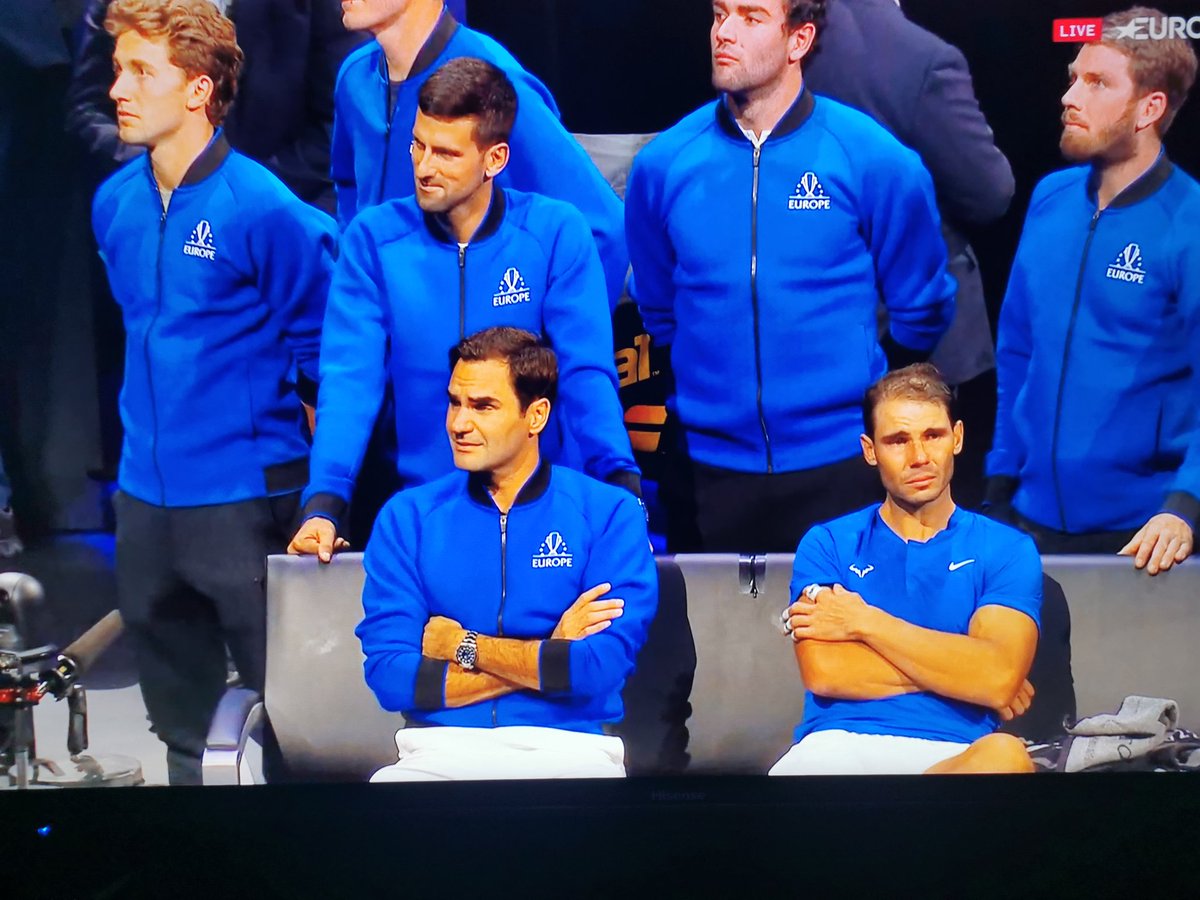 lavitadainter's tweet photo. Grazie di tutto, leggenda❤️

😭

#Federer https://t.co/tVnF1kci8x
