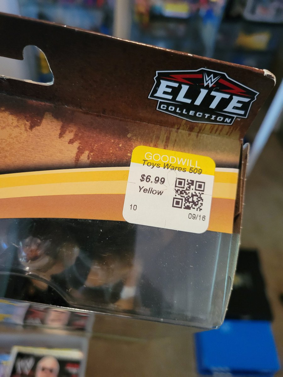Hank503's tweet photo. $7 Elite Legends Series 13/14 at Goodwill!! #FigLife #FigureFriday @FullyPoseable #BootlegClub https://t.co/MNi4y3z9lp