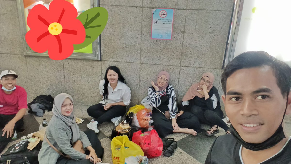 Be70Damar's tweet photo. Nungguin orang sakit kya lgi piknik🤣🤣 https://t.co/ilTdNcuje9