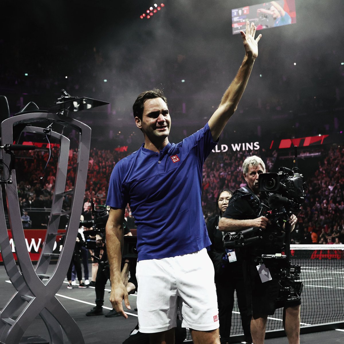 🎶 Kendine iyi bak, beni düşünme
Su akar yatağını bulur 🎶

#RogerFederer𓃵 
#ThankYouRoger