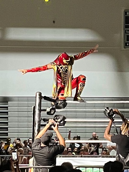 cchauvin48's tweet photo. This was a good match.👌🏼 #NXTFtPierce https://t.co/lQpSv0mcZl