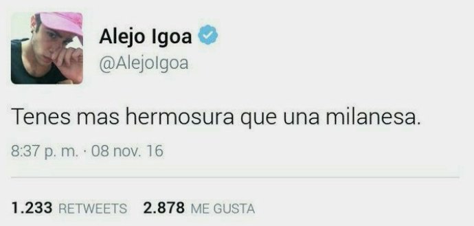 Messi con la camiseta violeta