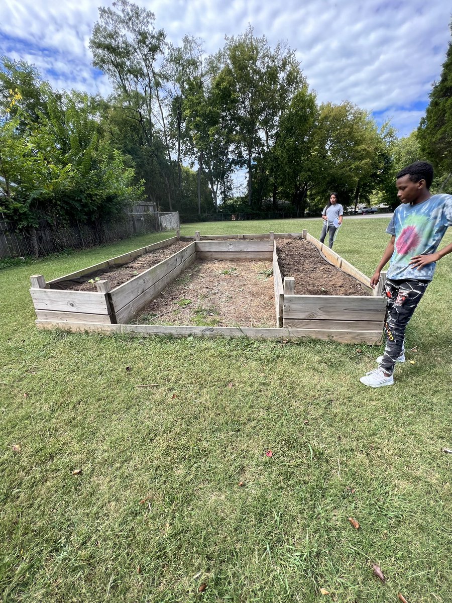 Level 1 Math students in <a href="/JuneJoonie1/">june franklin</a>’s class found area and perimeter of some outdoor spaces! Looking forward to the future garden space blooming next year! #excellenceIsworththeeffort <a href="/BGISD/">Bowling Green Independent Schools</a>