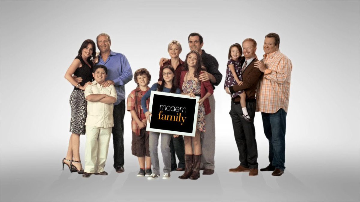 PopCrave's tweet photo. 13 years ago today, ‘Modern Family’ premiered on ABC. https://t.co/TnMftEprxb