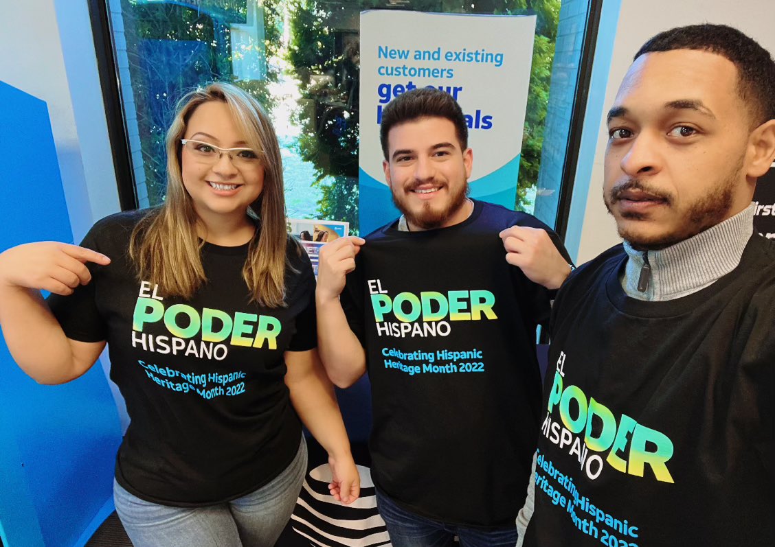 Team Deer Park 🦌 chose the perfect day to Rock our new T shirts “El Poder Hispano” Estamos para servile a nuestra comunidad Hispana #ATTConexion #lifeatatt #HispanicHeritageMonth @KirkBailey17 @Adam_Soltan12