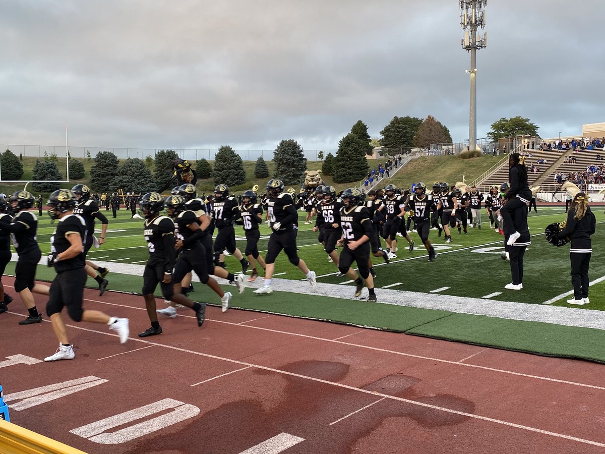 drasmussen43's tweet photo. Let’s Go Bulldogs 🖤💛🏈 #WeAreBurke https://t.co/Ae5FhJAexO