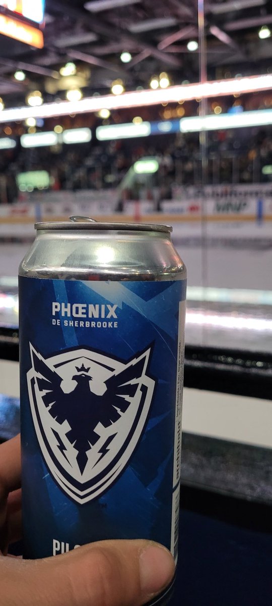 marcan88's tweet photo. La saison commence bien!
@PhoenixSherbroo #GOPhoenixGo #Sherbylove #MArégion https://t.co/B6DOidQ3gX