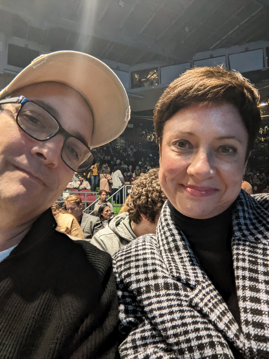 AmyScot97870691's tweet photo. @Trevornoah #BacktoAbnormal #ottawa #TDPlace
We're here!!!! ♥️♥️♥️♥️ https://t.co/IrnPGCCqUG
