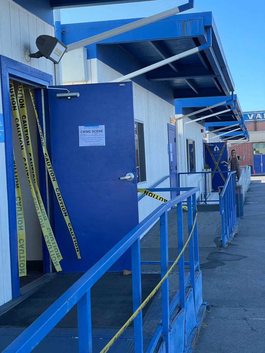 STAMPERELA's tweet photo. In AVID, we learned that you gotta take good notes to solve a mystery! Thank you Mrs. Patton for bringing the props. https://t.co/awuU0xur1e