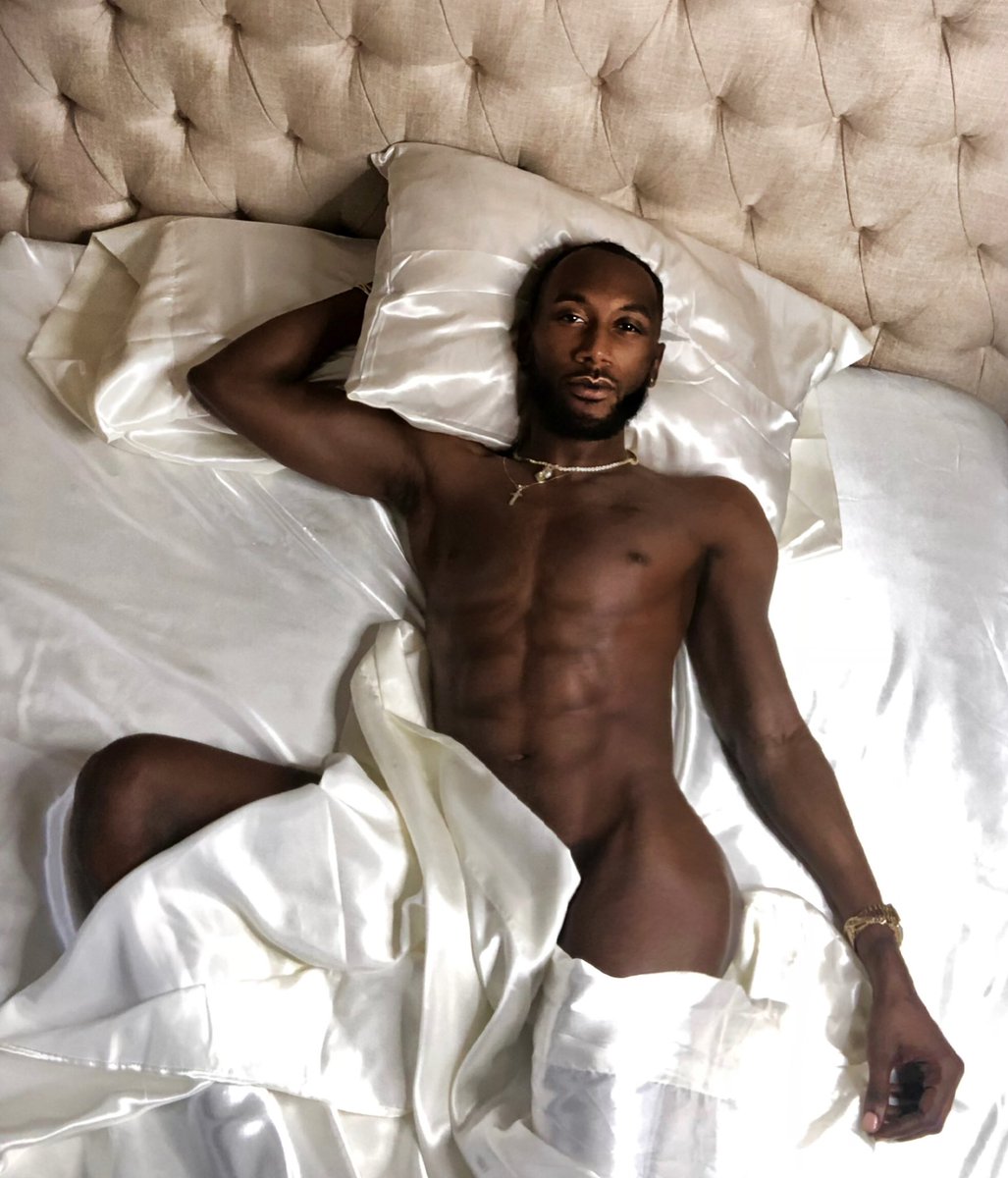 nubian_bae's tweet photo. Chocolate wrapped in silk โค๏ธ #fribae https://t.co/odJSmcWBiZ