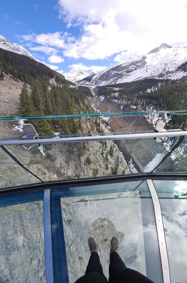 rmountaineer's tweet photo. Ever wondered what it is like to experience a Rocky Mountaineer journey as a solo traveller? Join @TravellerKate, as she shares her experience travelling on our train, solo. 

Click here to read the article: https://t.co/ZqGCq2UDnX

🚂: First Passage to the West https://t.co/EXN2fJMCRM