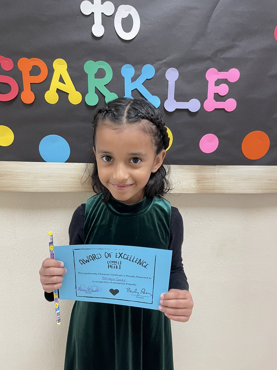 WeldonSmithRR's tweet photo. Congratulations to our Roadrunners for receiving the CKH Award of Excellence this week! Thank you for showing EMPATHY to others! #PositiveFriday 👏❤️@ckhflippengroup @CCISD https://t.co/rMQPwm0Osf