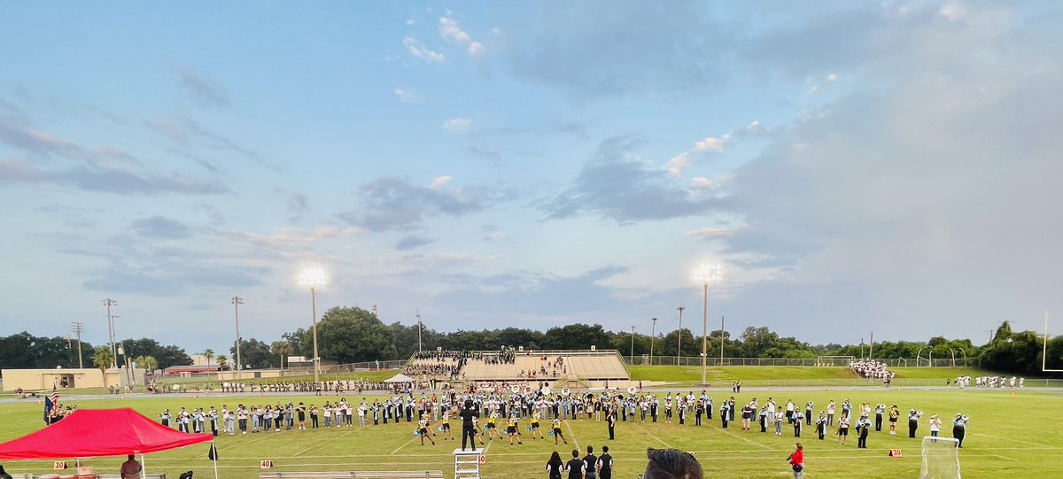 TBK8Electives's tweet photo. @TurnerBartelsK8 performing at middle school band night with @KingHSLions https://t.co/yWhbqjIr54