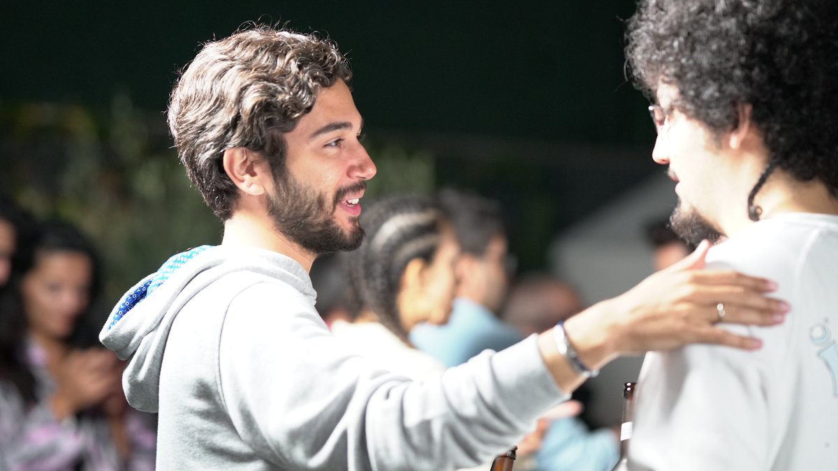 <a href="/MindstoneLabs/">Mindstone Blockchain Labs</a> olarak geçen günkü <a href="/ETHIstanbul/">ETHIstanbul</a>  etkinliğinin ana sponsoruyduk. Beni en çok mutlu eden şey bu gülen yüzler oldu. Birbirimizi çok özlemişiz ve beraber yapacak çok şeyimiz var. Devcon bahane oldu, bir dahakine daha da büyük bir katılımla tekrar toplanacağız.