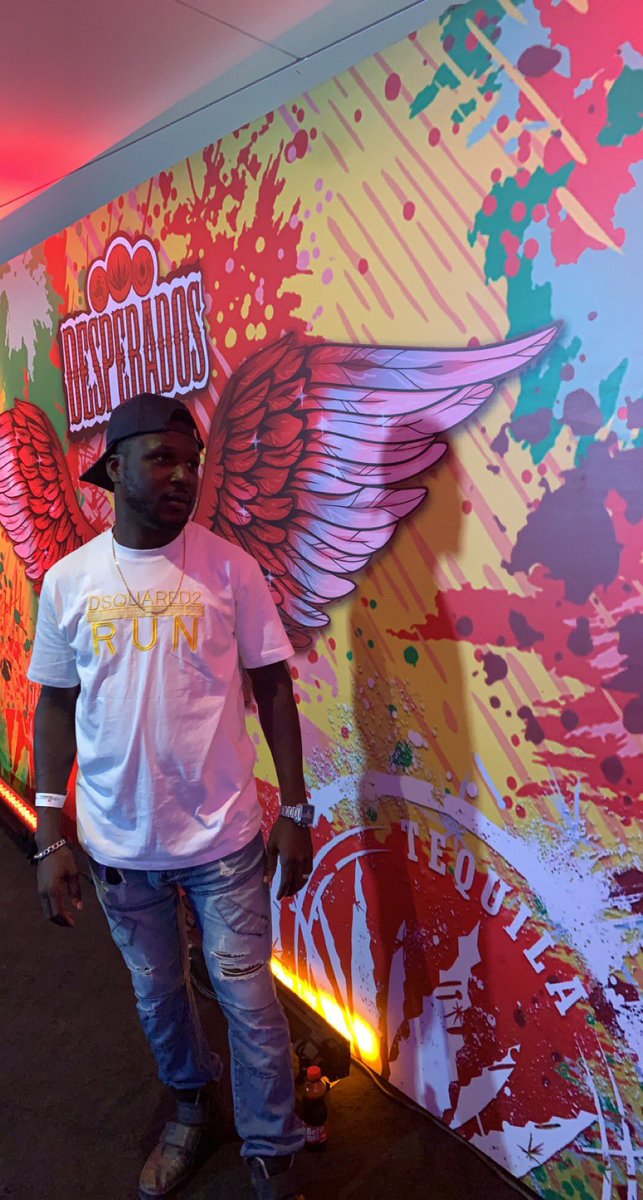 rillyboy0000's tweet photo. #Supremacyconcert we dey here ooo @davido still dey expect you ooo https://t.co/7YjWD9Z0tO