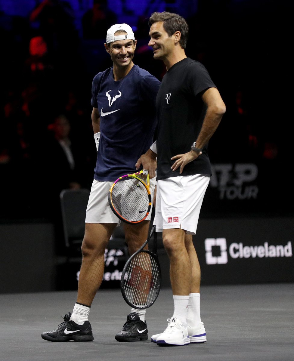 FBelasteguin's tweet photo. Llegó el día que nunca imaginé que podía llegar.
No puedo entender el deporte sin uno ni el otro. 
Ver los partidos y no querer que se terminen nunca!
Muchas gracias para la eternidad…..
Sir RF! ❤️❤️❤️❤️❤️ https://t.co/wRCH7u9ozh