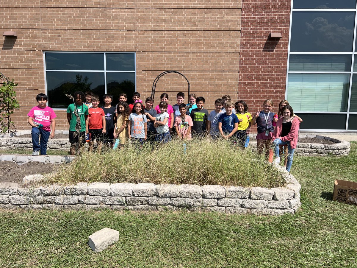 Mrs. Redmon tweet media