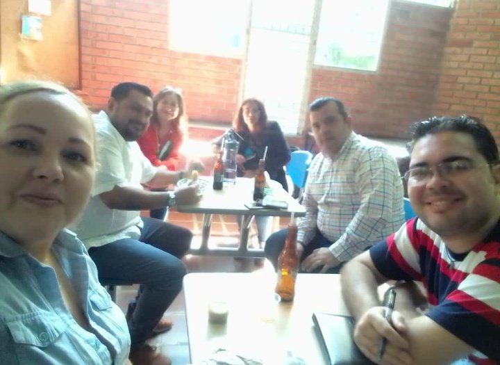 ocastrotachira's tweet photo. Excelente comienzo de la 2sa cohorte del diplomado de política y ciudadanía auspiciado por @AcEspaciocivil y @MujerCiudadania,

En pro de formar políticos responsables y cultivados como los necesita nuestro Estado #Táchira y #Venezuela.

Gracias Dr. Berro por tan magistral clase. https://t.co/t32mdoGWB8