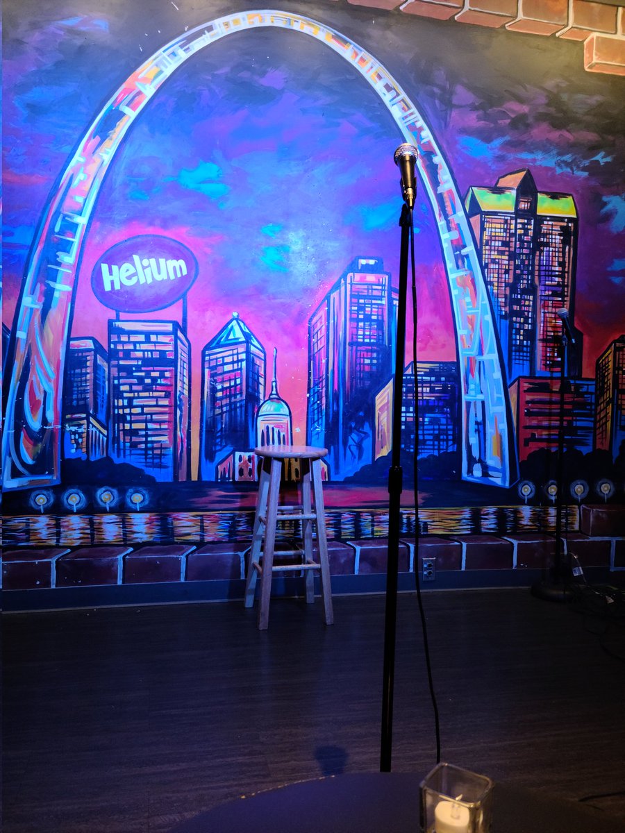 ibcarolek's tweet photo. Front and center at the Helium Comedy Club to watch Mike E Winfield tonight! (Hope he's not a spitter 🙄) Gonna be a great Friday night! #mikeewinfield, #stepman https://t.co/56D03PKcbV