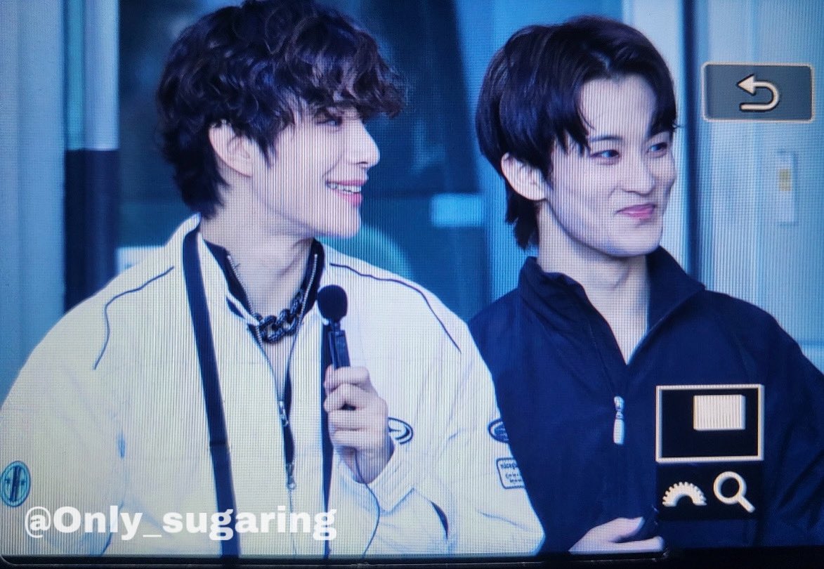 Only_Sugaring's tweet photo. 220924 음중 미니 팬사인회
#마크 #정우 #MARK #JUNGWOO #NCT127 https://t.co/nO986I3D8V