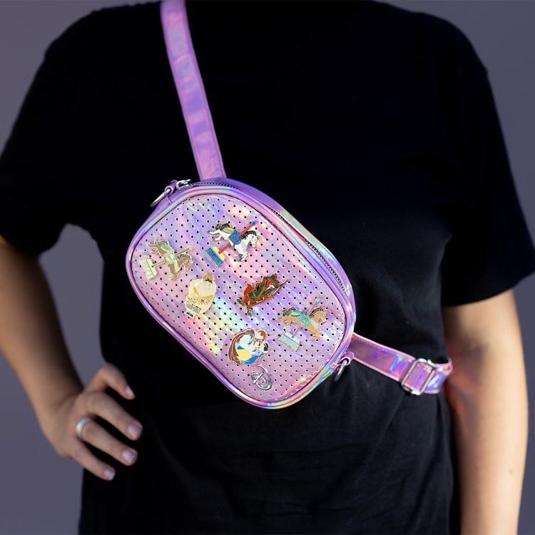 BuckleDownInc's tweet photo. ✨ Three brand new bags!!!
✨ Three different ways to wear them!!!

🌴 Our exclusive with @thepinkalamode pin bags are available in holographic pink, light pink and black. 

💖These are the ultimate pin trading bags perfect for adults and kiddos!

https://t.co/uxDGTQ7rIa https://t.co/kIud5lfklt