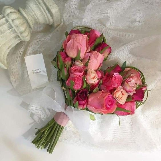 heart shaped bouquet of roses