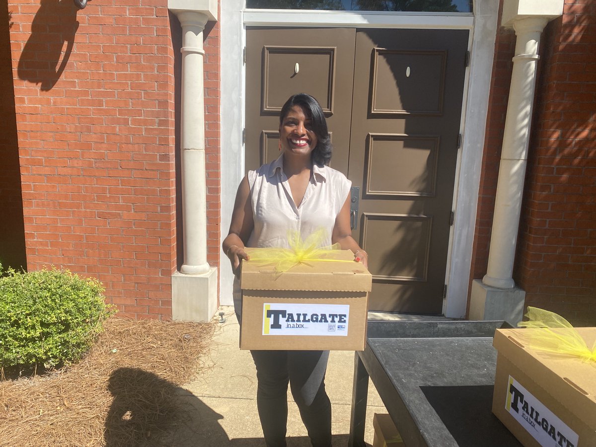 groundswellms's tweet photo. Another donor purchased five boxes to share with families at Boys &amp; Girls Clubs! Thanks to Evie for getting those to the recipients. We hope they loved them!!! https://t.co/UkVNvHHODX