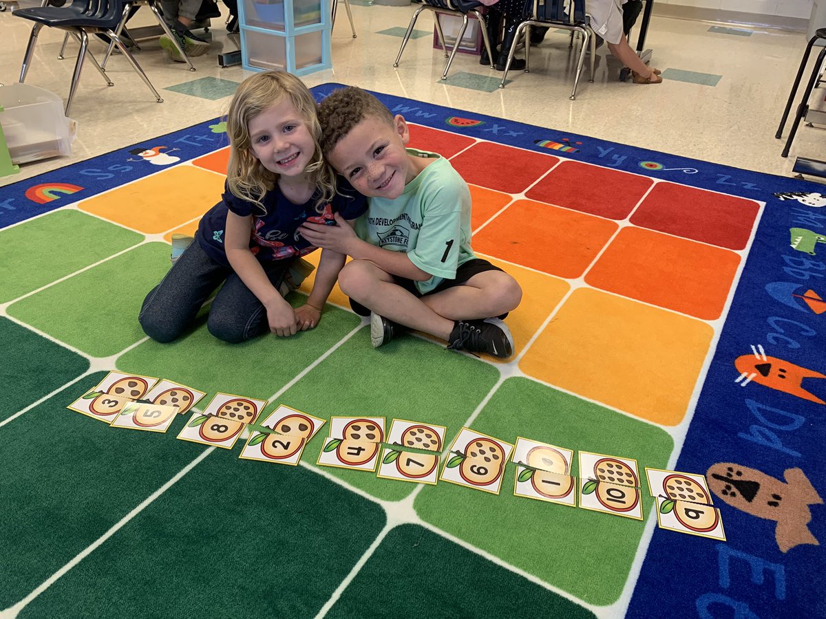 MrsLaneSMEK's tweet photo. Sweet friends having the best time with some new apple math centers! ๐๐๐ #BecomeBelongBeNorthern #SMERides https://t.co/hDdV9ABCj4