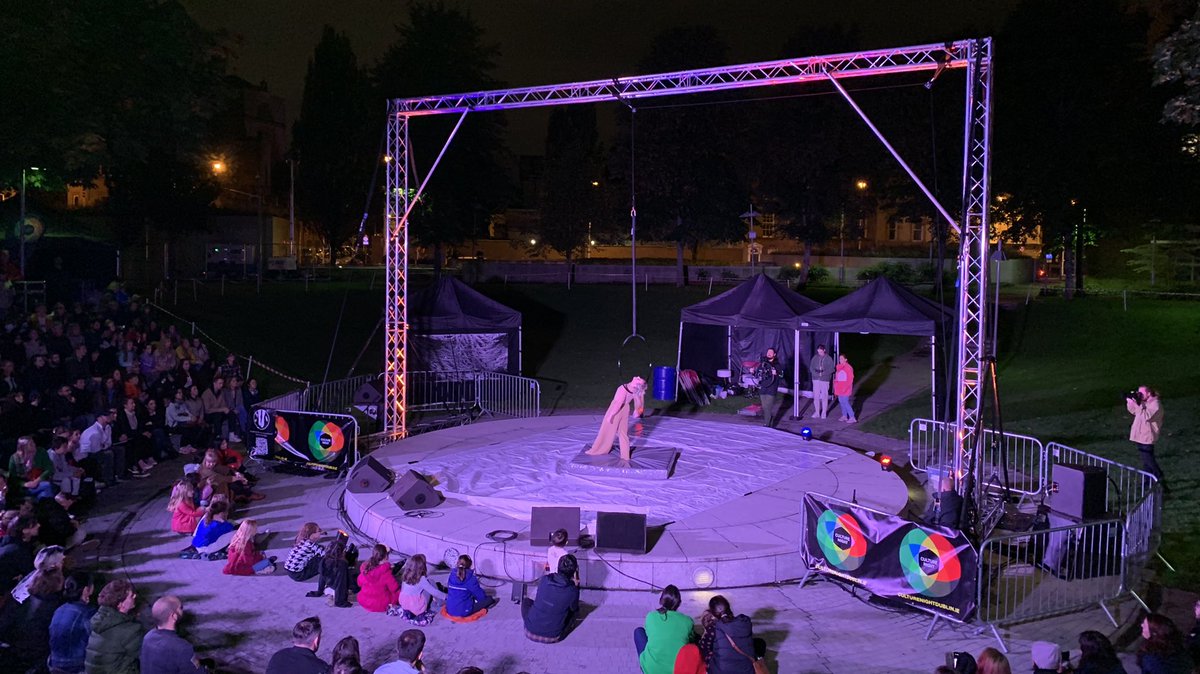 Awestruck kids. Fantastic performance. Lovely to see them in the city enjoying <a href="/CultureNightDub/">Culture Night Dublin</a> <a href="/DubCityCouncil/">Dublin City Council</a> amphitheatre #familyfriendlytheatre <a href="/MamIreland/">MAM Ireland</a>
