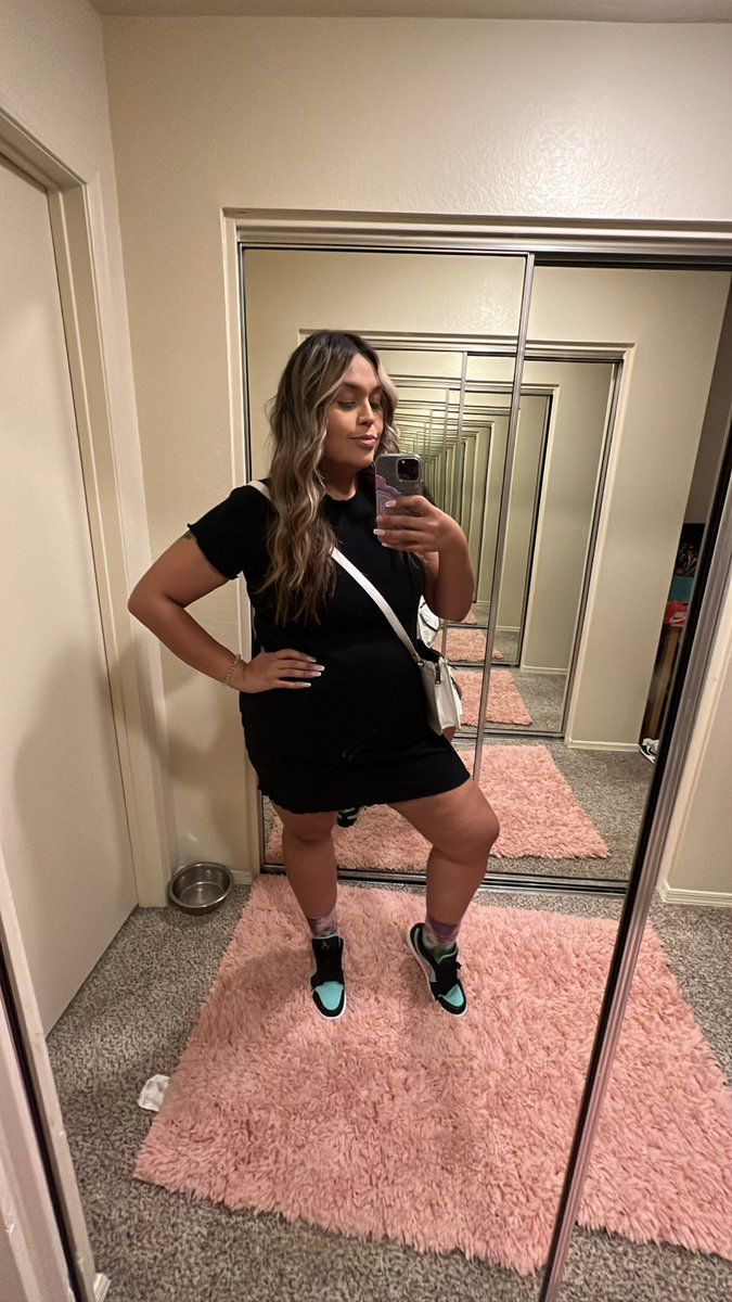 Its__CJ__'s tweet photo. A little black dress and Js💖💚
#KOTD #lowlows https://t.co/j7pxf89fuo