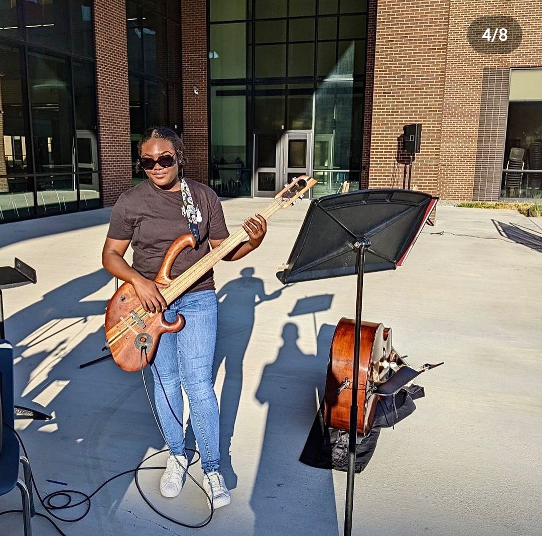 braswellorch's tweet photo. Sunny scenes at Wednesday’s Fine Arts Festival! 😎🎻🐅
Well done to all of Braswell’s fine art programs!
#bhso #braswellorchestra #braswellhs #bengalexcellence #dentonisddelivers https://t.co/MB9xOlq2pv