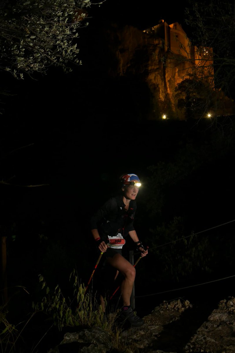 UltraTrailGuara's tweet photo. CABEZA DE CARRERA 🏃♀️
.
La favorita Maryam Berhault 🇨🇵 lidera la carrera femenina en la entrada de Alquezar. Km 16.5
.
Por detrás Anna Olivares y Carmen Palacin con una brecha de 8 minutos.
Seguimiento en vivo: https://t.co/QL3OyiNqA3
📸 CanoFotoSports
.
#trailrunning #utgs2022 https://t.co/E6T3Mw7u5s