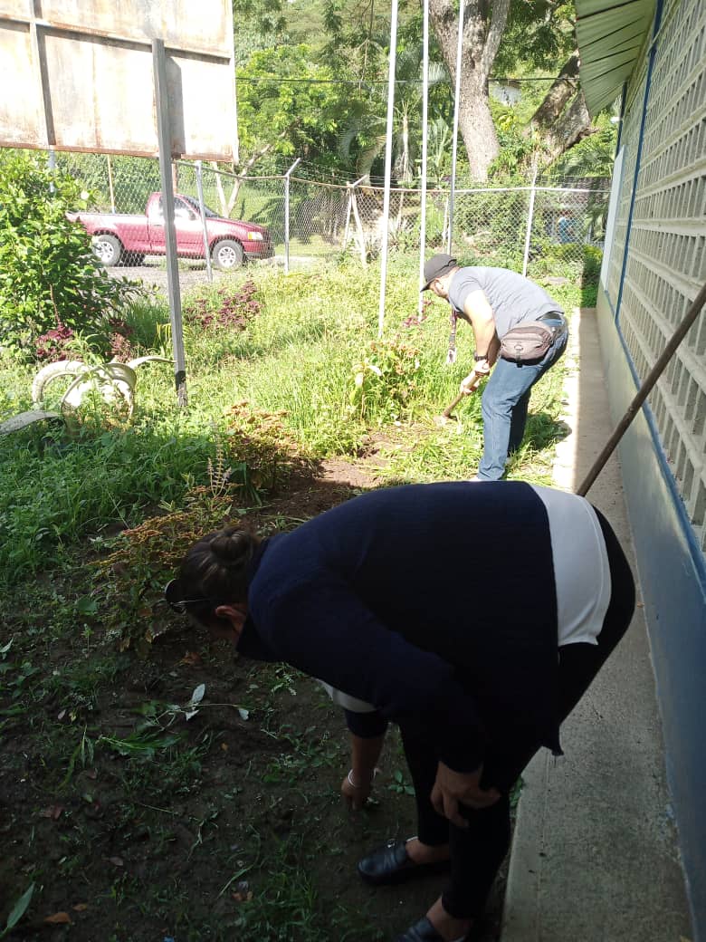 PosgradoT's tweet photo. 23/09/22 Actividades Académicas, Administrativas y de Mantenimiento en el Posgrado UNERMB TRUJILLO con la @alcaldiatruji_1 @CNH_Ven @NicolasMaduro @Iroschimajpsuv @Gerardo4fPsuv @carloscontigo  @Rixiorector @Tibisayunearte @mppeuniv @arbolve @ninoskaortiz25 @prensaunermb https://t.co/pP2m2QxFfV