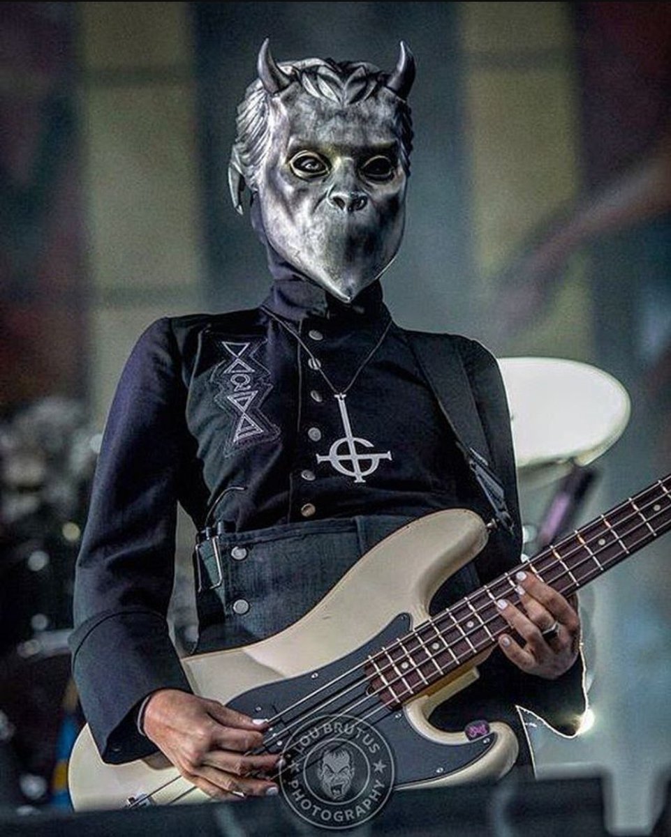 seraphm00n's tweet photo. alrighty buckle up ghoul fans and pals, this will be a thread of era 3 ghouls: omega, ifrit, and mist! https://t.co/8upWYb228L