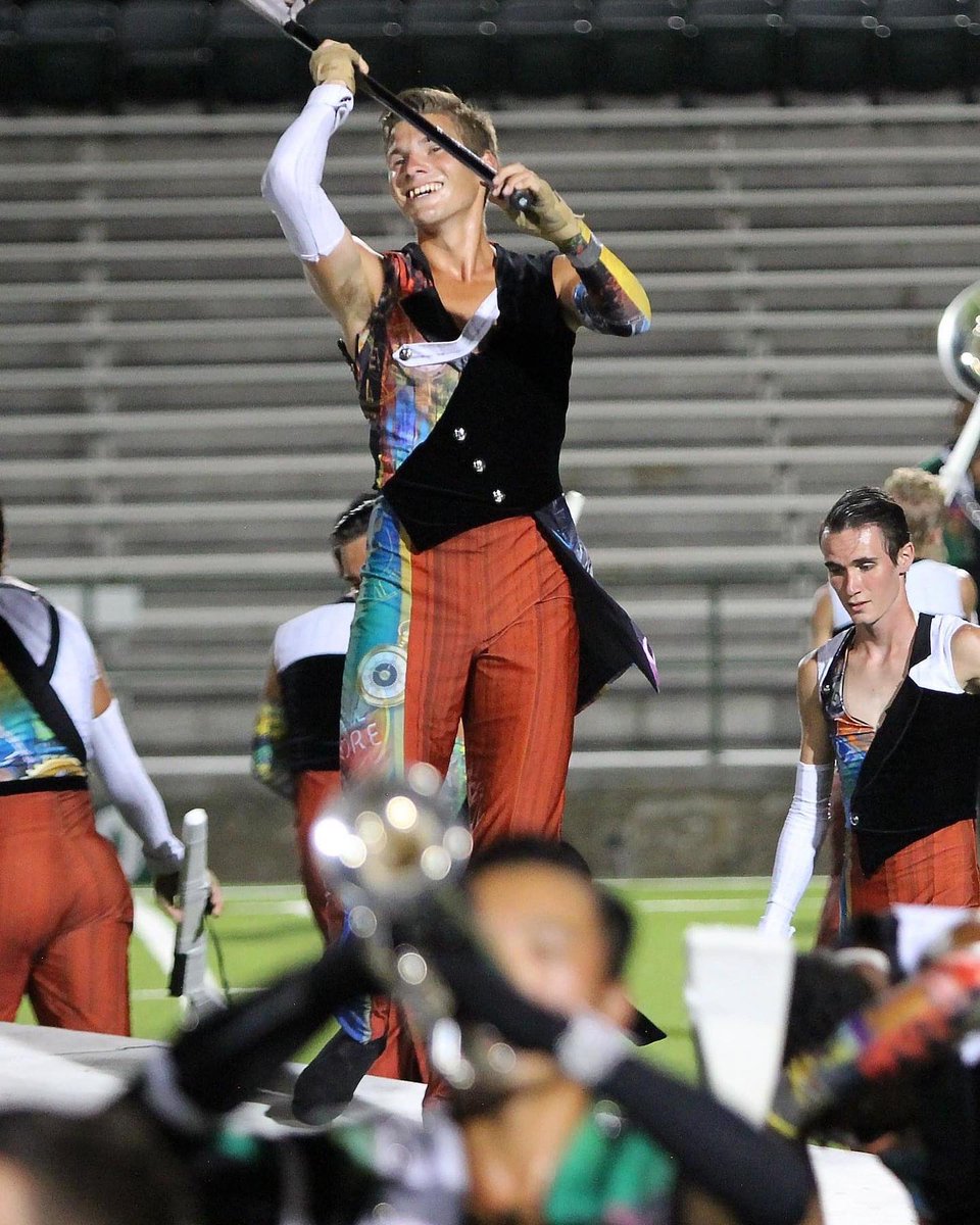 AngelaDillaman's tweet photo. Flashback to the best summer ever! @TheCavaliers 💚💚💚 #signofthetimes #nowisthetime https://t.co/V8HNphNrsj