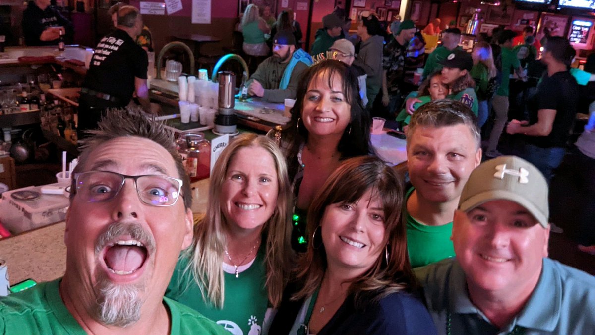 LaurenAPN's tweet photo. We ended up at the #1 
#IrishWeekend https://t.co/vdRlhlw1PJ