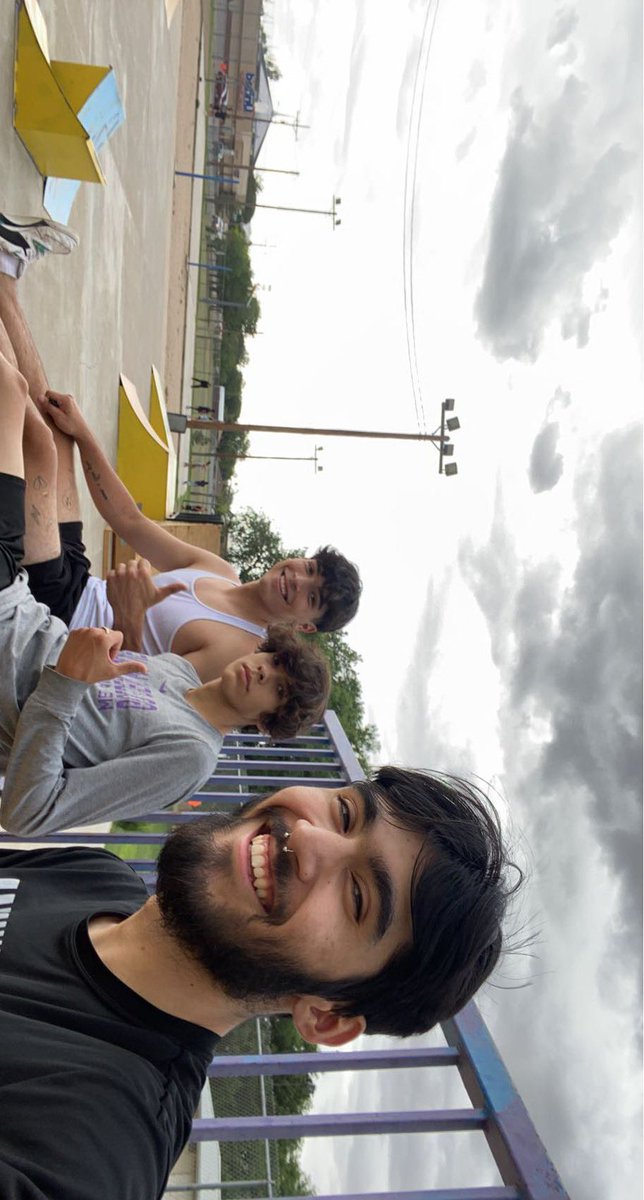 AngelMora2269's tweet photo. Chillin with friends https://t.co/SGCnZcN1vg