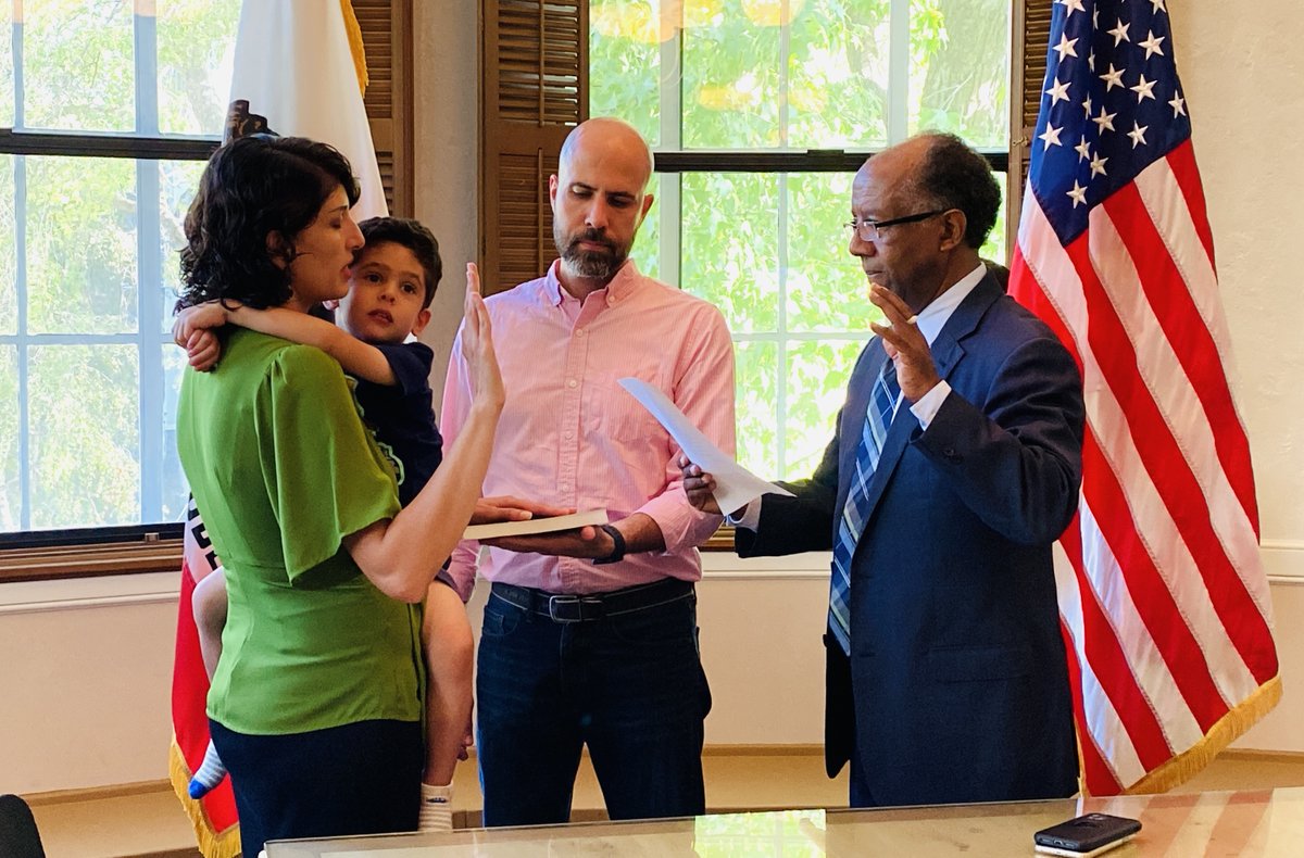 While Iranian women are being killed in Iran for not wearing appropriate hijab, they are change makers in open societies.

So proud of my wife, @SaharnazM , who just took the oath of office to serve as Chief Deputy Director for Climate and Planning at @Cal_OPR.