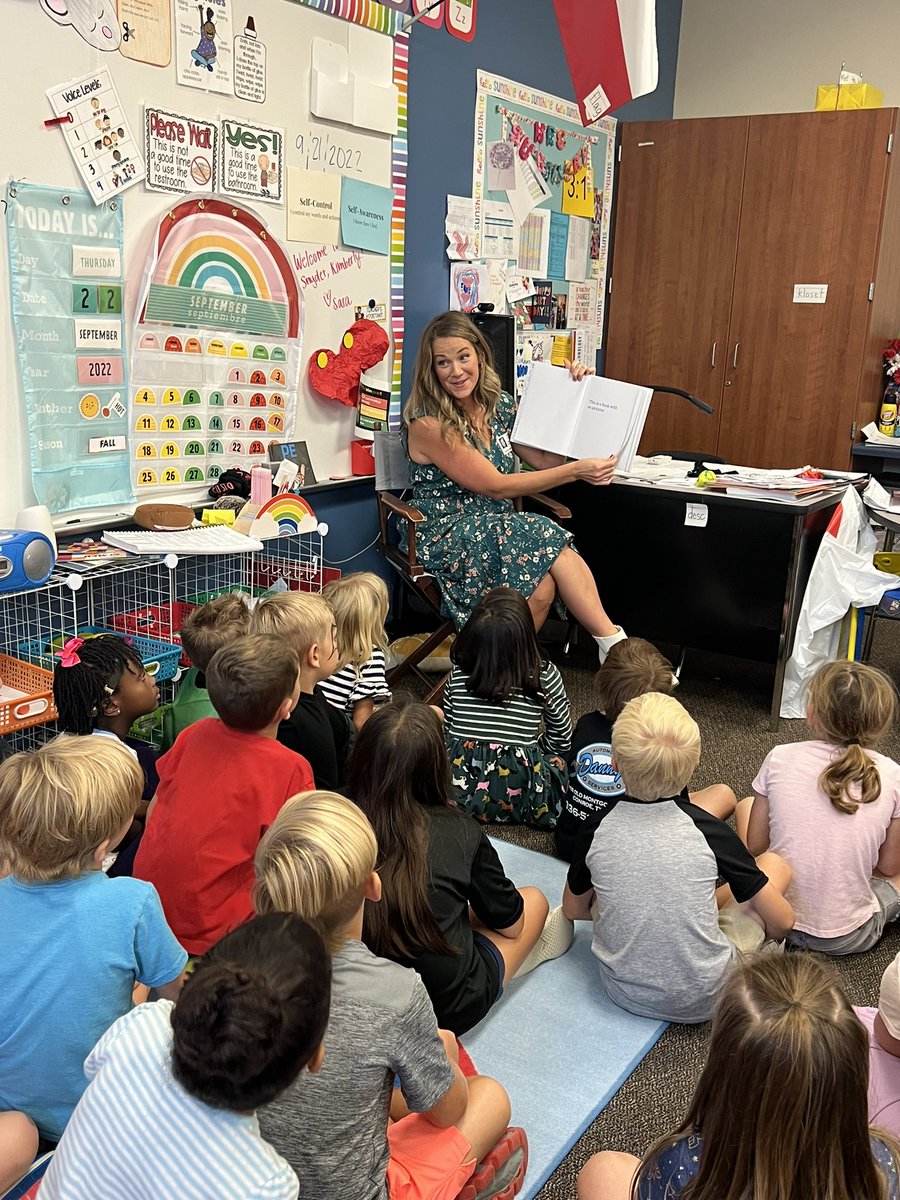 MrsSurawski's tweet photo. We had so many amazing readers come read for Read Across America Week! @SnyderStallions https://t.co/gGokt14GWb