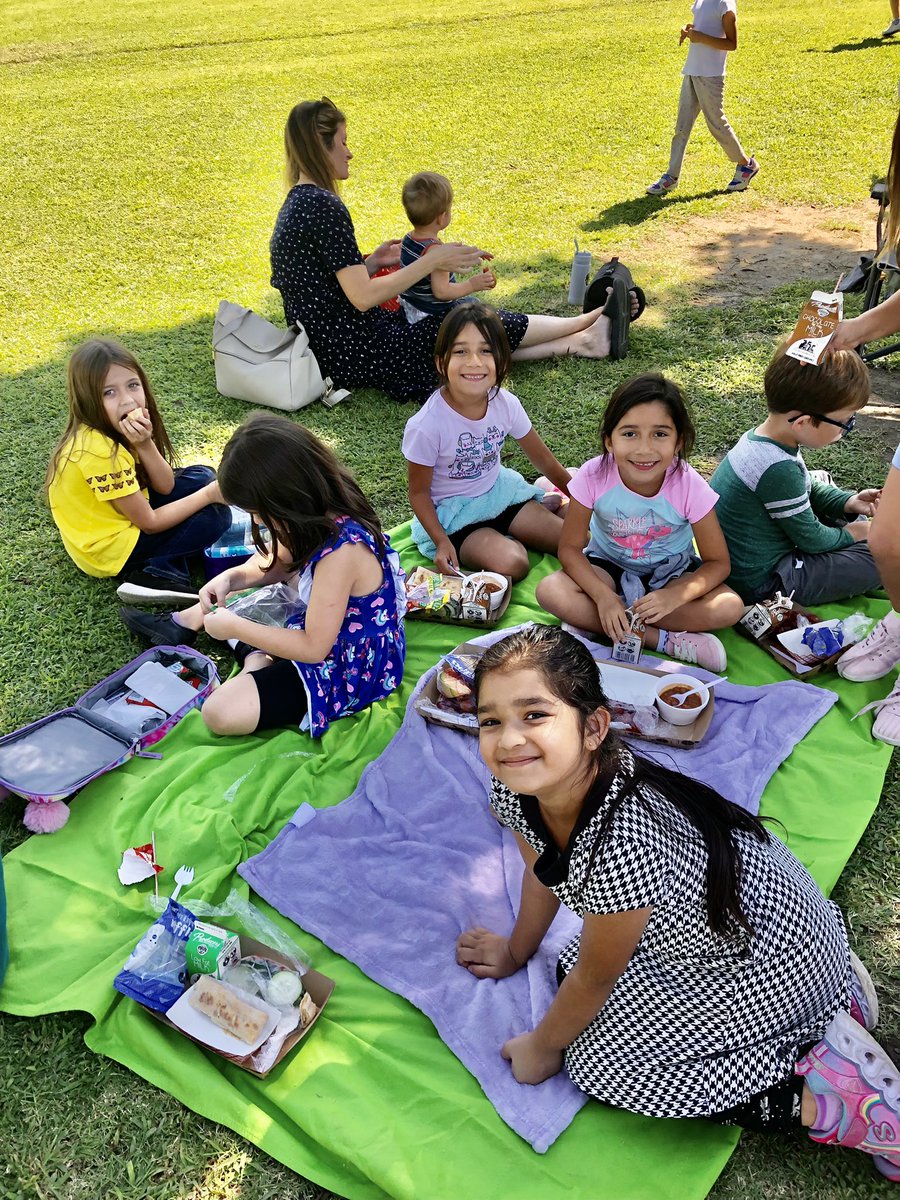 MPbvusd's tweet photo. The McAuliffe Family Picnic was awesome!  We have the best families! #WeArePBV #mcauliffeexplorers https://t.co/X5CPmMIHDl