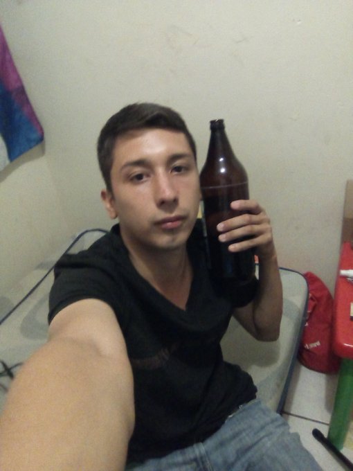 Estoy muy deprimido https://t.co/JtulJDWxyF