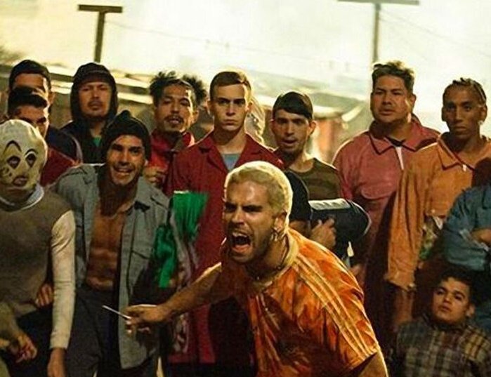 fabipa90's tweet photo. De Paul cada vez que le pegan a Messi https://t.co/qYyrLr1MbU