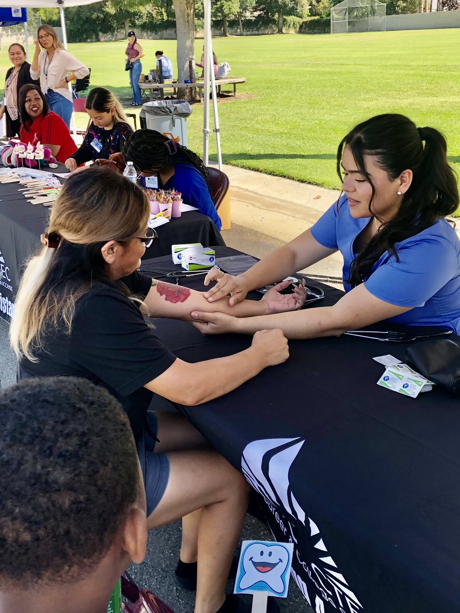 MPbvusd's tweet photo. McAuliffe held their first Health Fair today at our Family Picnic and it was fantastic!  Parents and students learned about a variety of healthy habits, presented by CTEC students, and our own school nurse, social worker, school psychologist and intervention teacher!  #WeArePBV https://t.co/Nk7oj1vrDw