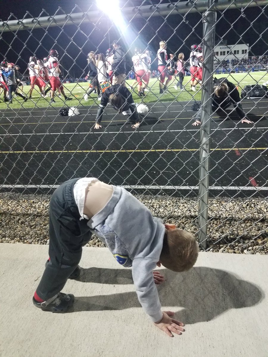 JessicaB_Writes's tweet photo. 50-0 in the 4th for @bluffton_fb means push-ups for @BhmsdCheer (and my toddler)! https://t.co/pdsqVuR4Gj