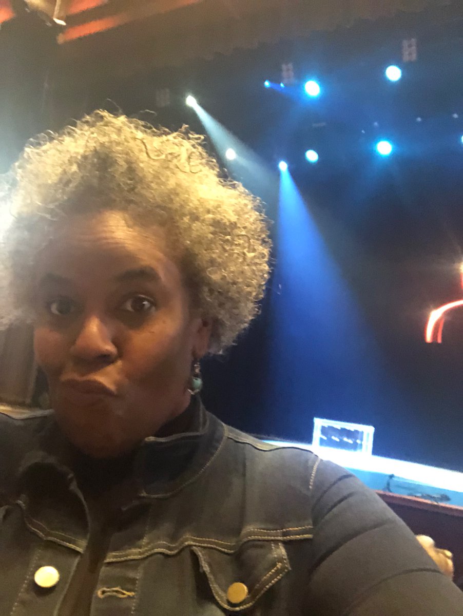 cyberRAH612's tweet photo. Penn &amp; Teller
-Love Ritual-
seeing a radio friend 🤓
@jaydio https://t.co/nlScA5ltb2