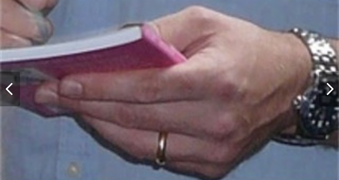 MacfadyenDaily's tweet photo. I know there are people out there that love his hands. I was going through pics on my phone and realized I had a small group of Matthew hand porn. Enjoy! 

#MatthewMacfadyen #LargeHands https://t.co/6o1vhFwa0H